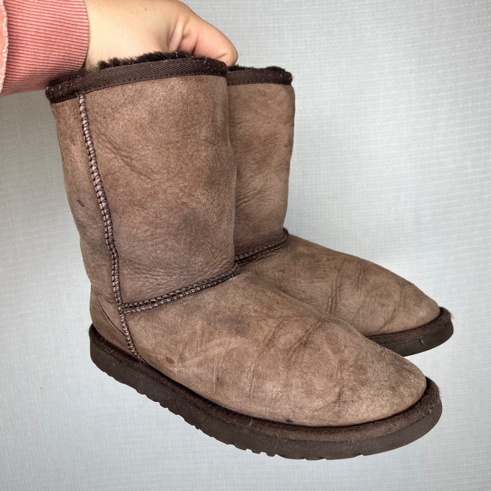 UGG Australia‎ Classic Boots Chocolate Suede Sheepskin Lined Women US 6